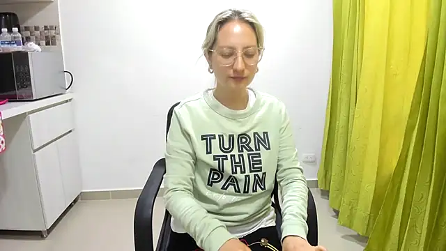 Snapshot of Adele_johnsonn1 chatting on 02-06-25, 12:37 Adele johnsonn1 online show from 02-06-25, 12:37