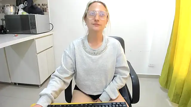 Adele johnsonn1 online show from 03-13-25, 05:50