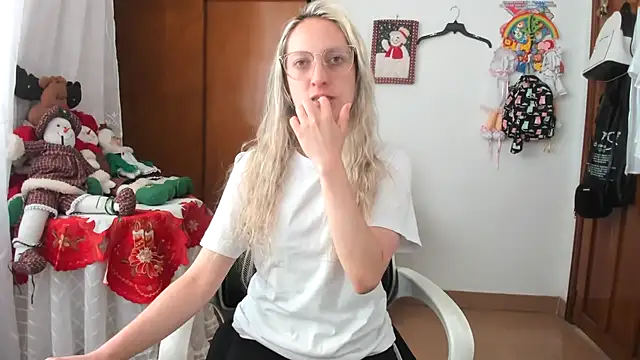 Snapshot of Adele_johnsonn1 chatting on 12-02-25, 04:02 Adele johnsonn1 online show from 12-02-25, 04:02