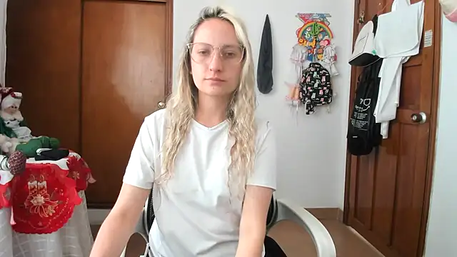 Snapshot of Adele_johnsonn1 chatting on 12-04-25, 03:21 Adele johnsonn1 online show from 12-04-25, 03:21