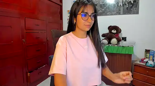 Isabellaa22 1 online show from 01-12-25, 04:00