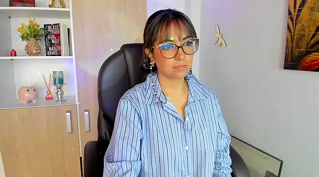 Isabellaa22 1 online show from 03-19-25, 04:24