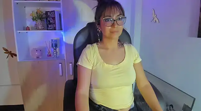 Isabellaa22 1 online show from 03-19-25, 10:31