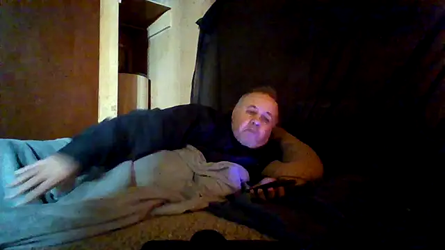 Nightshade7712 online show from 12-20-25, 06:59