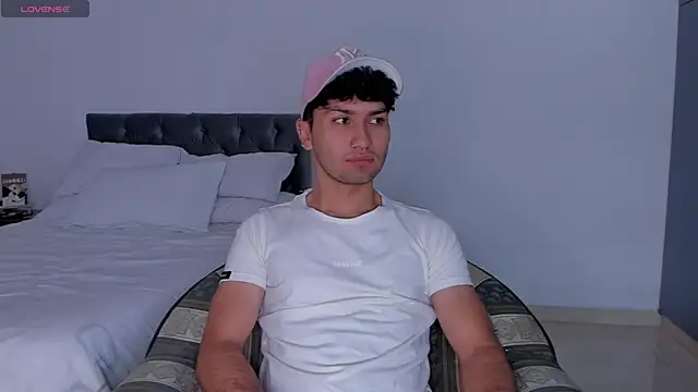 Snapshot of Valerio_James7 chatting on 12-03-24, 04:06 Valerio James7 online show from 12-03-24, 04:06