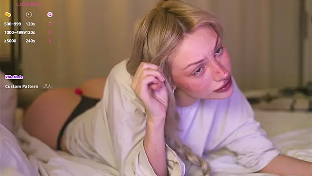 BabeHolly online show from 10-26-25, 10:04