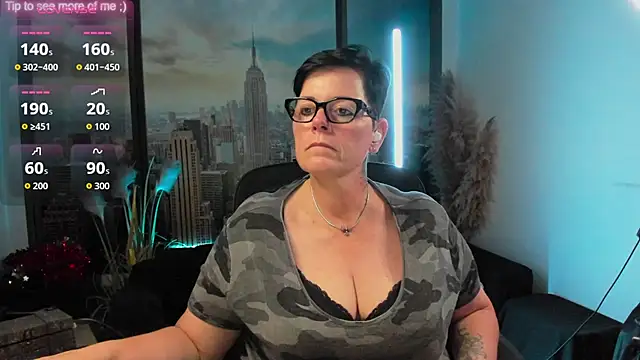 Snapshot of ninarandmann chatting on 10-05-25, 04:27 ninarandmann online show from 10-05-25, 04:27