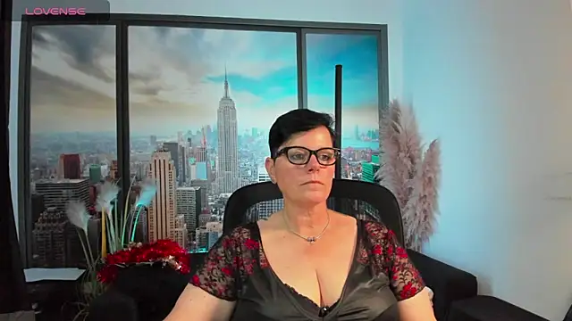 Snapshot of ninarandmann chatting on 10-14-25, 05:14 ninarandmann online show from 10-14-25, 05:14