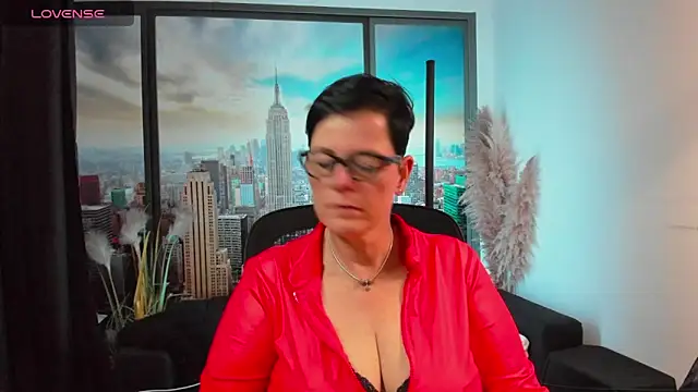 Snapshot of ninarandmann chatting on 10-27-25, 05:39 ninarandmann online show from 10-27-25, 05:39