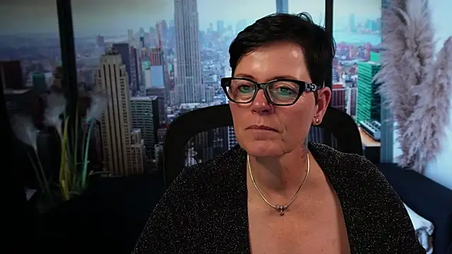 Snapshot of ninarandmann chatting on 10-29-25, 06:53 ninarandmann online show from 10-29-25, 06:53