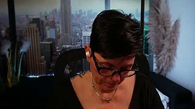 Snapshot of ninarandmann chatting on 10-30-25, 08:42 ninarandmann online show from 10-30-25, 08:42