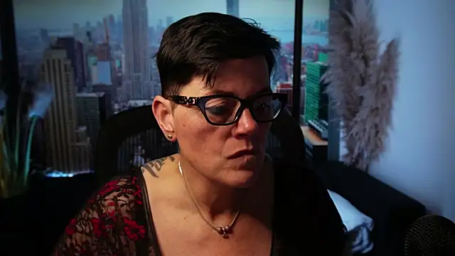 Snapshot of ninarandmann chatting on 11-18-25, 06:56 ninarandmann online show from 11-18-25, 06:56