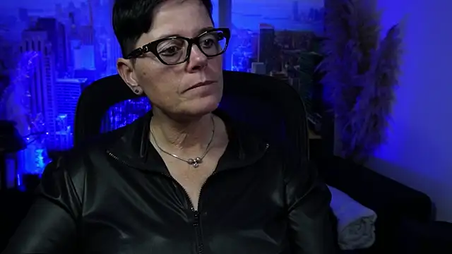 Snapshot of ninarandmann chatting on 12-13-25, 08:04 ninarandmann online show from 12-13-25, 08:04