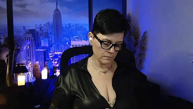 Snapshot of ninarandmann chatting on 12-21-25, 06:26 ninarandmann online show from 12-21-25, 06:26