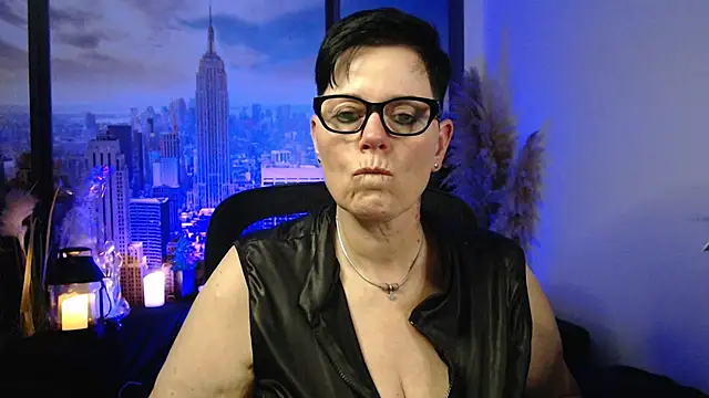 Snapshot of ninarandmann chatting on 12-22-25, 06:16 ninarandmann online show from 12-22-25, 06:16