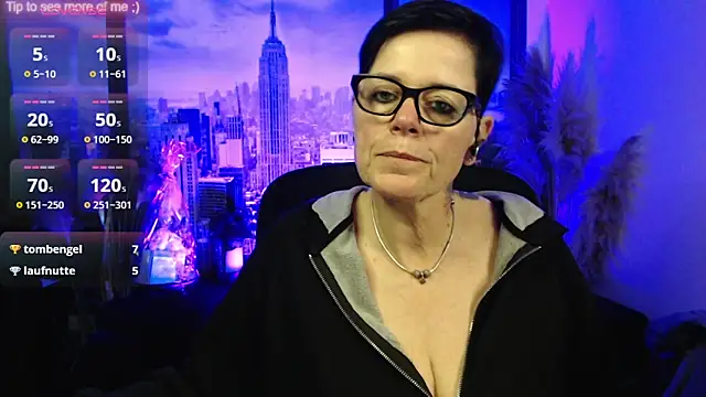 Snapshot of ninarandmann chatting on 03-10-26, 03:06 ninarandmann online show from 03-10-26, 03:06