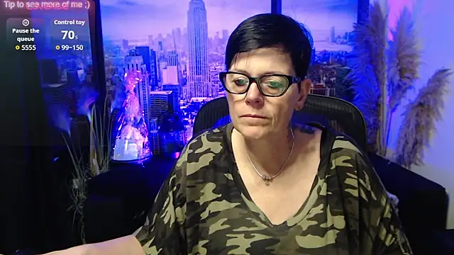 Snapshot of ninarandmann chatting on 06-11-26, 03:54 ninarandmann online show from 06-11-26, 03:54