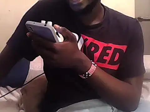 Snapshot of MaskedGQ chatting on 02-01-25, 06:29 MaskedGQ online show from 02-01-25, 06:29