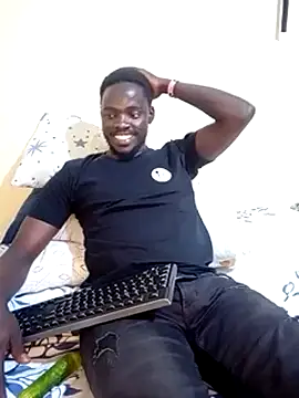 Snapshot of MaskedGQ chatting on 02-20-25, 08:14 MaskedGQ online show from 02-20-25, 08:14