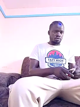 Snapshot of MaskedGQ chatting on 09-14-25, 05:28 MaskedGQ online show from 09-14-25, 05:28