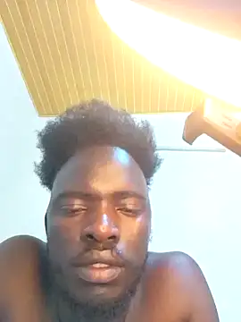 Snapshot of MaskedGQ chatting on 10-07-25, 07:00 MaskedGQ online show from 10-07-25, 07:00