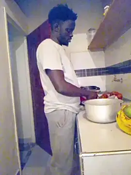 Snapshot of MaskedGQ chatting on 10-13-25, 01:44 MaskedGQ online show from 10-13-25, 01:44