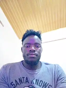 Snapshot of MaskedGQ chatting on 10-17-25, 10:40 MaskedGQ online show from 10-17-25, 10:40