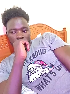 Snapshot of MaskedGQ chatting on 10-20-25, 10:49 MaskedGQ online show from 10-20-25, 10:49