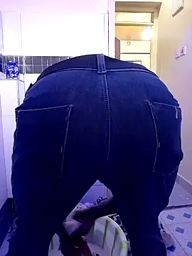 Snapshot of MaskedGQ chatting on 10-24-25, 12:34 MaskedGQ online show from 10-24-25, 12:34