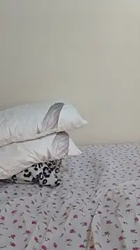 Snapshot of MaskedGQ chatting on 11-08-25, 01:44 MaskedGQ online show from 11-08-25, 01:44