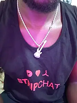 Snapshot of MaskedGQ chatting on 11-30-25, 11:09 MaskedGQ online show from 11-30-25, 11:09