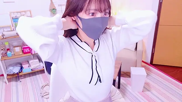 Snapshot of Mii_v_v chatting on 12-30-24, 03:25 Mii v v online show from 12-30-24, 03:25