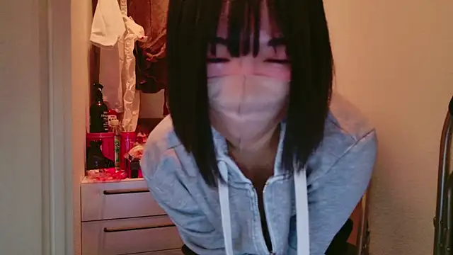 Minami San online show from 02-04-25, 03:36