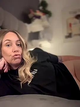 blondebitch2 online show from 11-15-25, 03:19