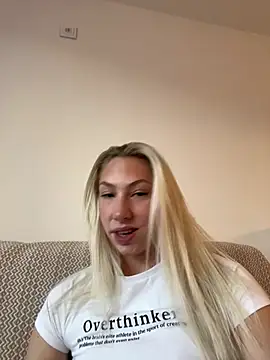 LuisaBecker online show from 01-13-25, 01:17