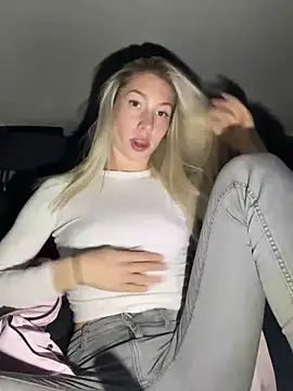 LuisaBecker online show from 01-13-25, 06:38