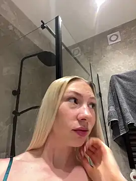 LuisaBecker online show from 03-06-25, 08:05