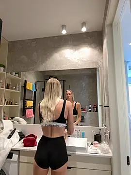 LuisaBecker online show from 09-09-25, 06:35