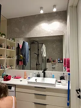 LuisaBecker online show from 09-12-25, 08:36