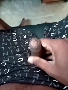 Snapshot of slchiku chatting on 10-27-25, 02:26 slchiku online show from 10-27-25, 02:26