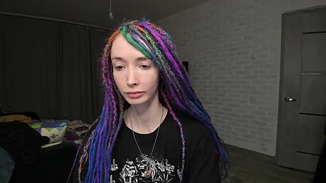 Roxy Silver online show from 12-18-24, 02:53