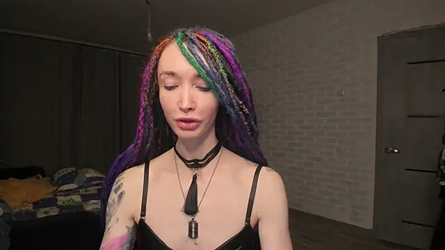 Roxy Silver online show from 12-22-24, 06:59