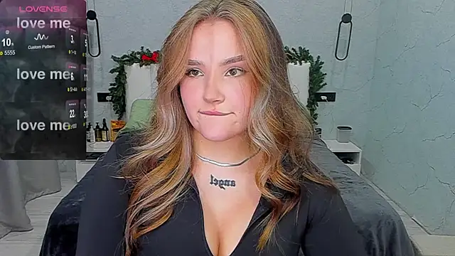 Snapshot of little_m0use chatting on 11-29-25, 03:15 little m0use online show from 11-29-25, 03:15