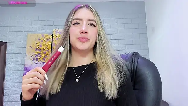  AlejaCruz  online show from 12-19-25, 07:21