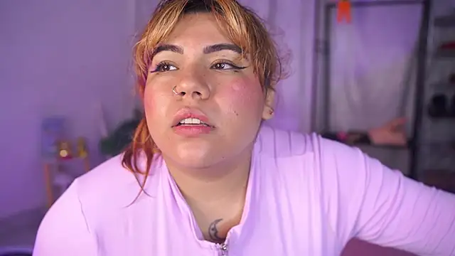 Snapshot of Samanta_cutee chatting on 05-25-26, 01:28 Samanta cutee online show from 05-25-26, 01:28