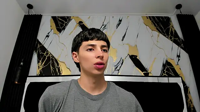 Snapshot of Adam_Clay21 chatting on 12-13-24, 07:53 Adam Clay21 online show from 12-13-24, 07:53