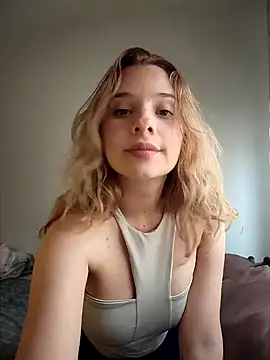 Sophy Bunny online show from 12-04-24, 07:23