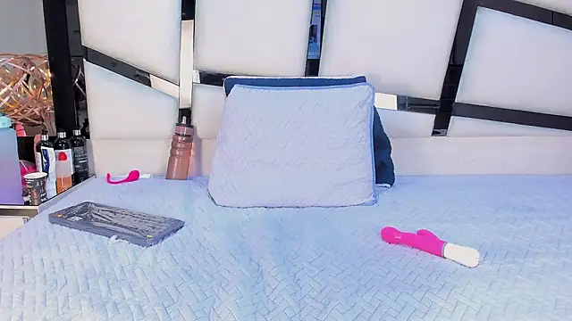 ElizabethAdams  online show from 02-10-26, 03:43