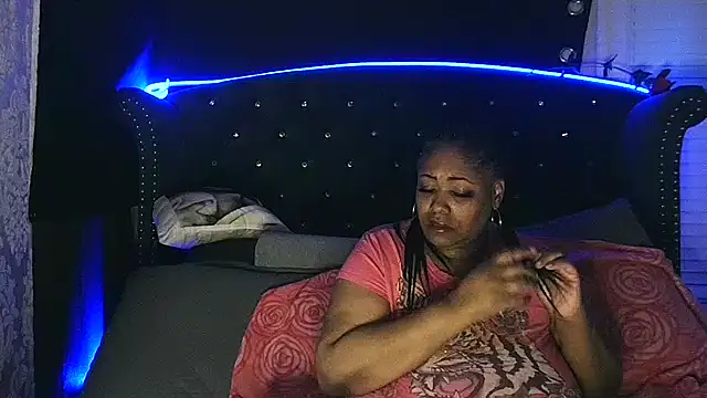 Snapshot of msyvette1970@xh chatting on 01-16-25, 03:45 msyvette1970xh online show from 01-16-25, 03:45