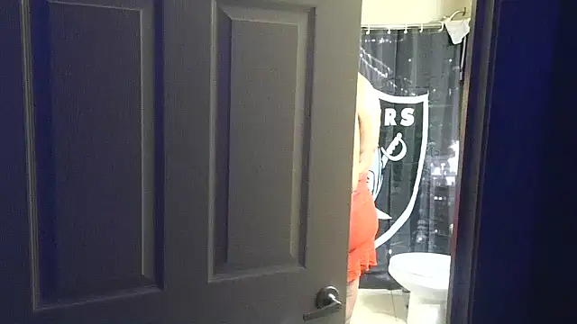 Snapshot of msyvette1970@xh chatting on 01-23-25, 02:02 msyvette1970xh online show from 01-23-25, 02:02